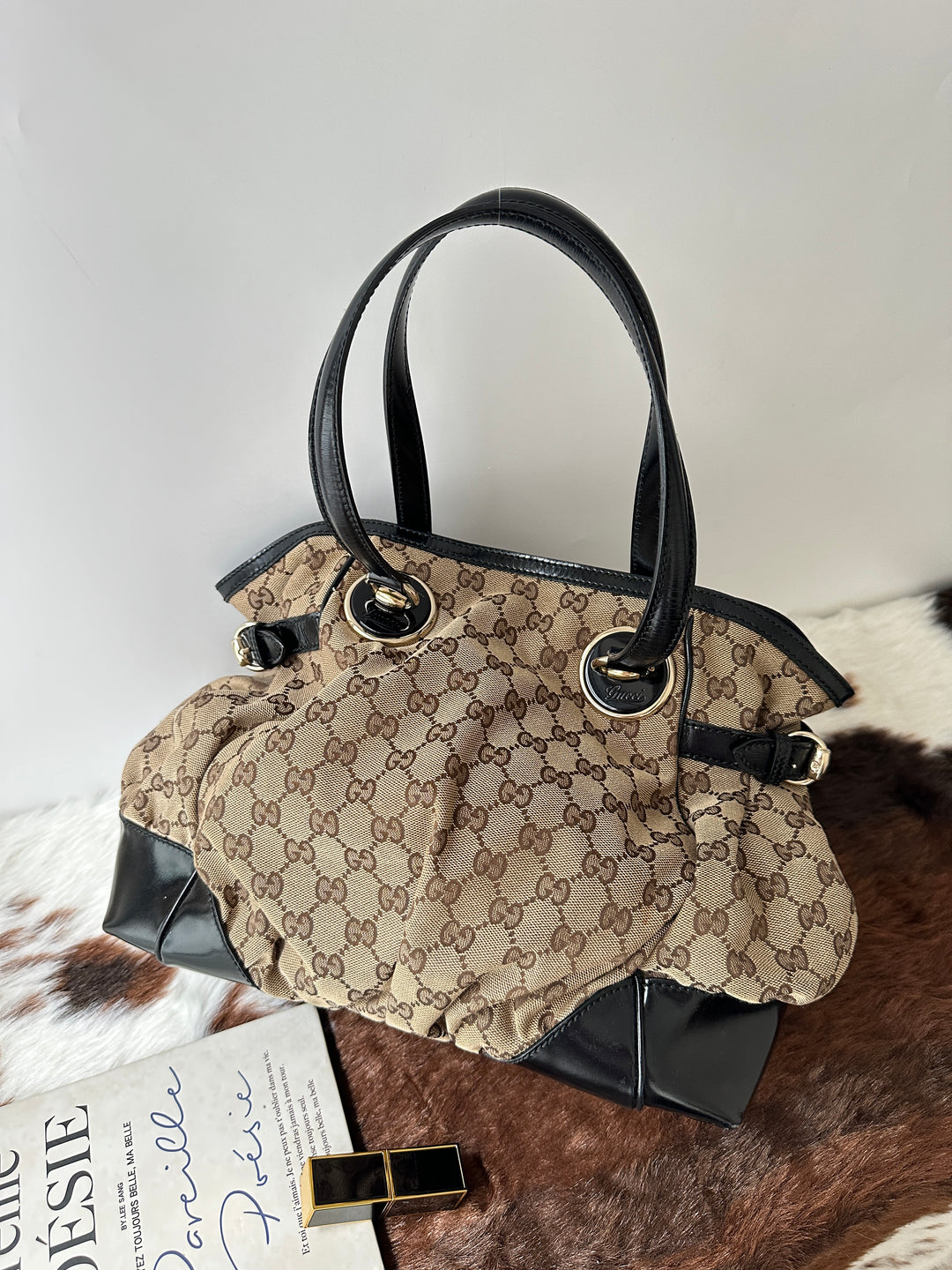 Gucci Monogram Tote Bag 🤎🖤｜Signature GG Canvas × Special Metal Details × Lightweight Daily Carry
