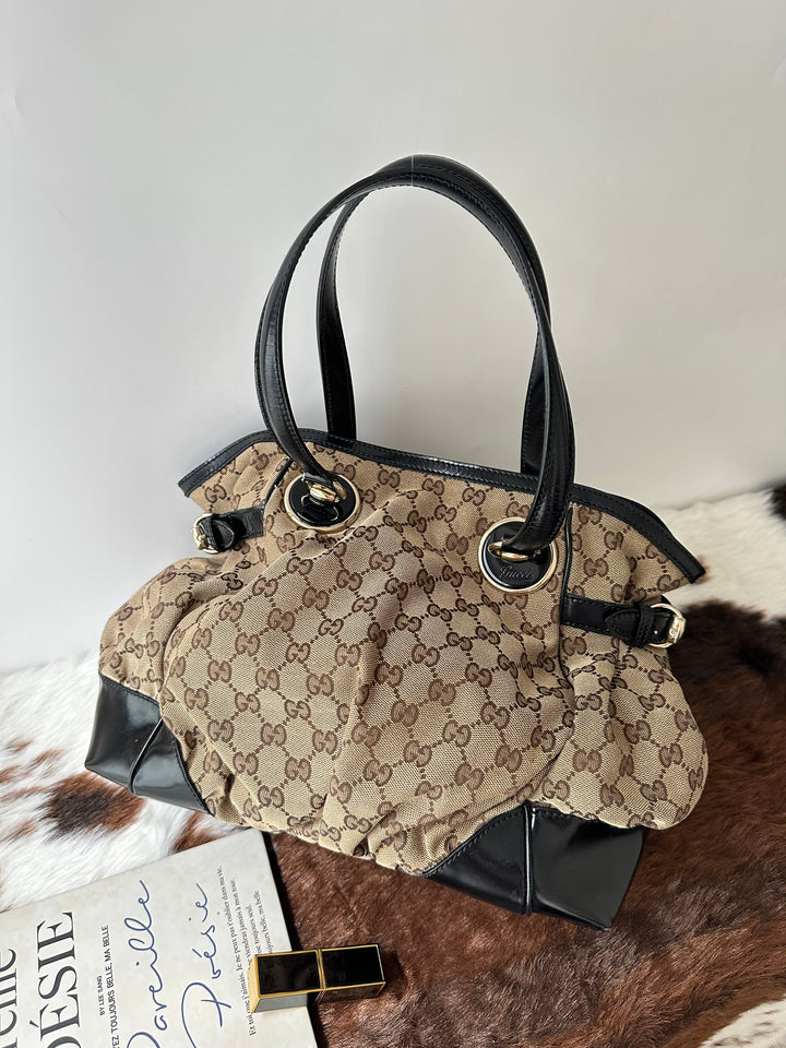 Gucci Monogram Tote Bag 🤎🖤｜Signature GG Canvas × Special Metal Details × Lightweight Daily Carry