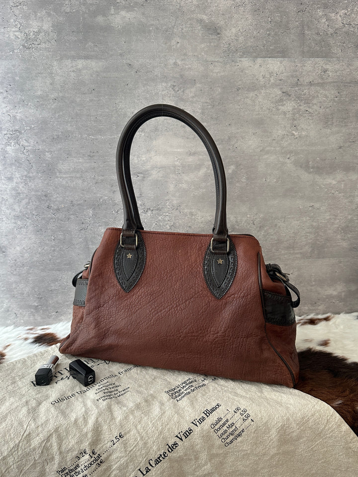 Fendi Textured Leather Tote 🤎✨｜Rich Brown Leather × Vintage FF Details × Spacious Everyday Design