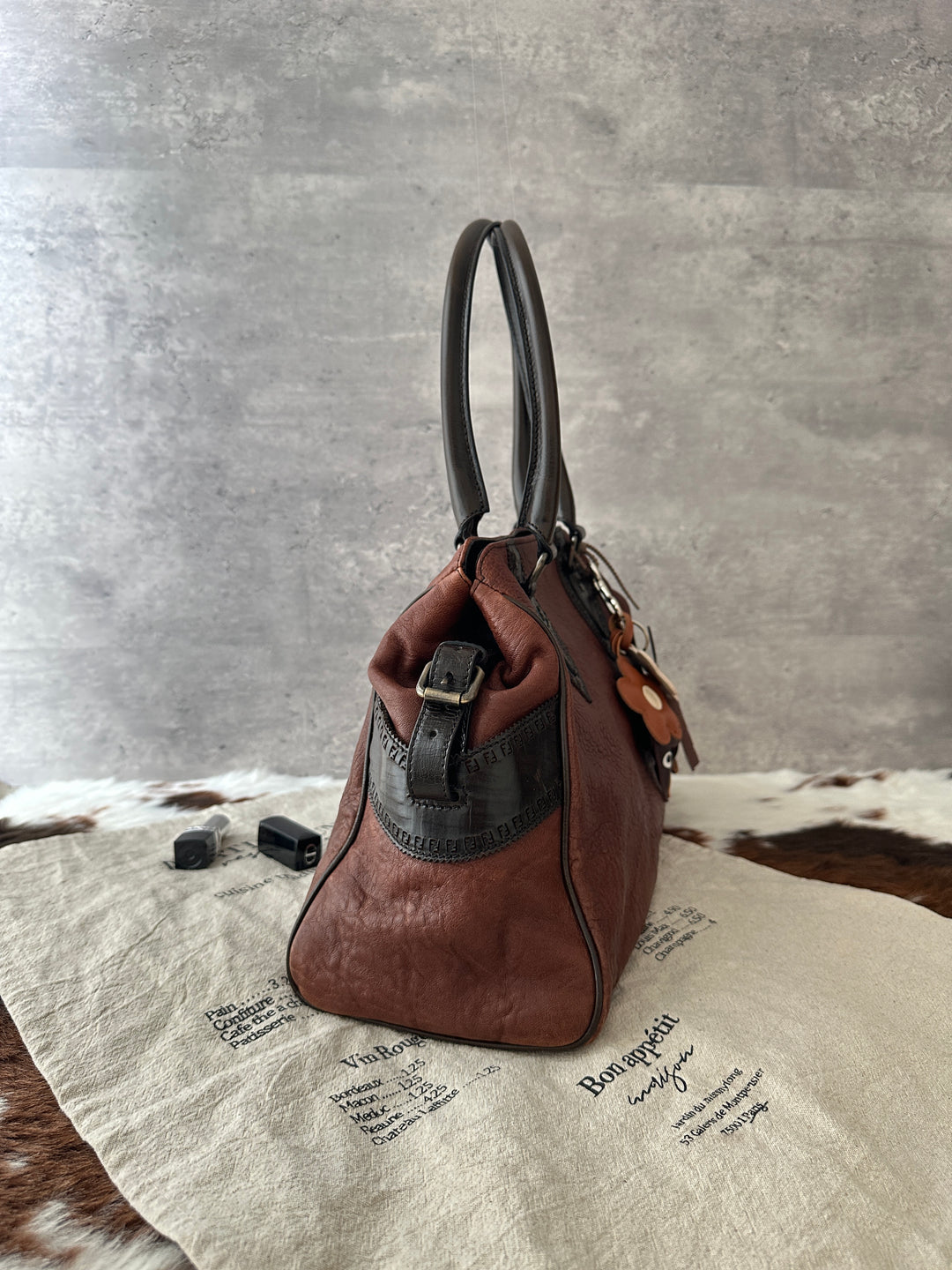 Fendi Textured Leather Tote 🤎✨｜Rich Brown Leather × Vintage FF Details × Spacious Everyday Design