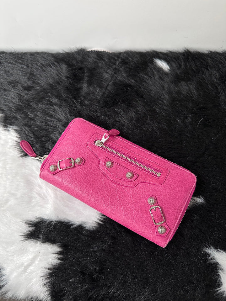 Balenciaga City Long Wallet 💖✨｜😍Iconic Motorcycle Design・Vibrant Pink・Everyday Essential