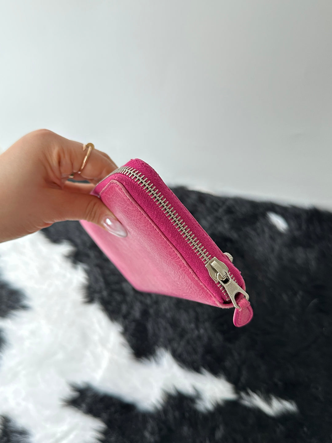 Balenciaga City Long Wallet 💖✨｜😍Iconic Motorcycle Design・Vibrant Pink・Everyday Essential