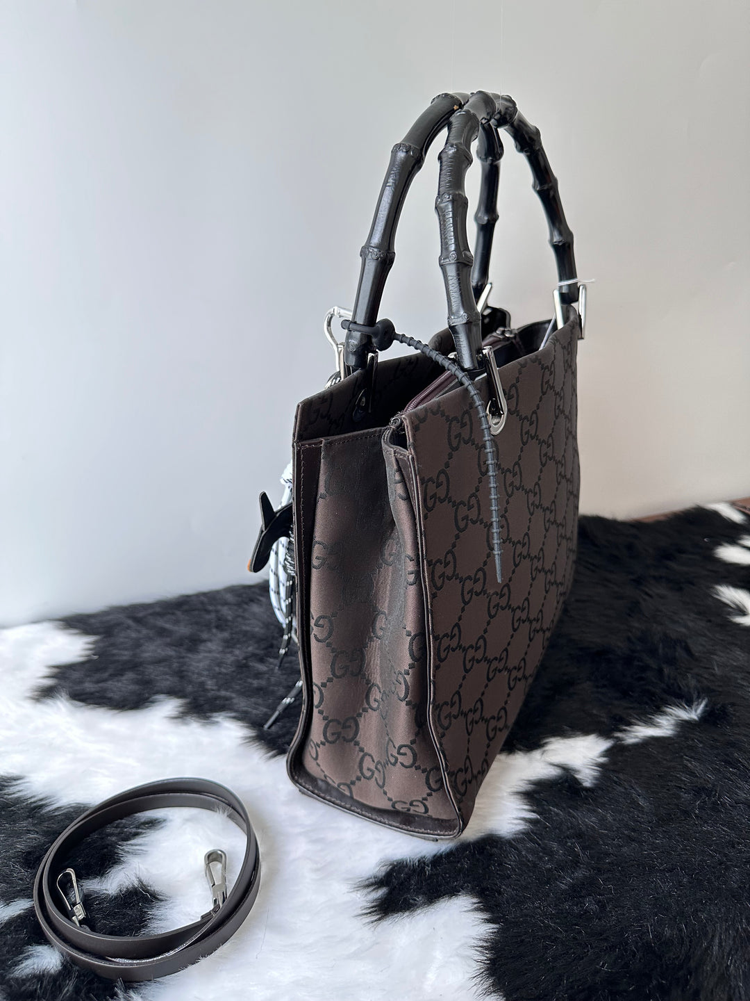Gucci Bamboo Nylon Tote Bag 🖤🤎｜Iconic Bamboo Handle・Lightweight Nylon・With Original Strap