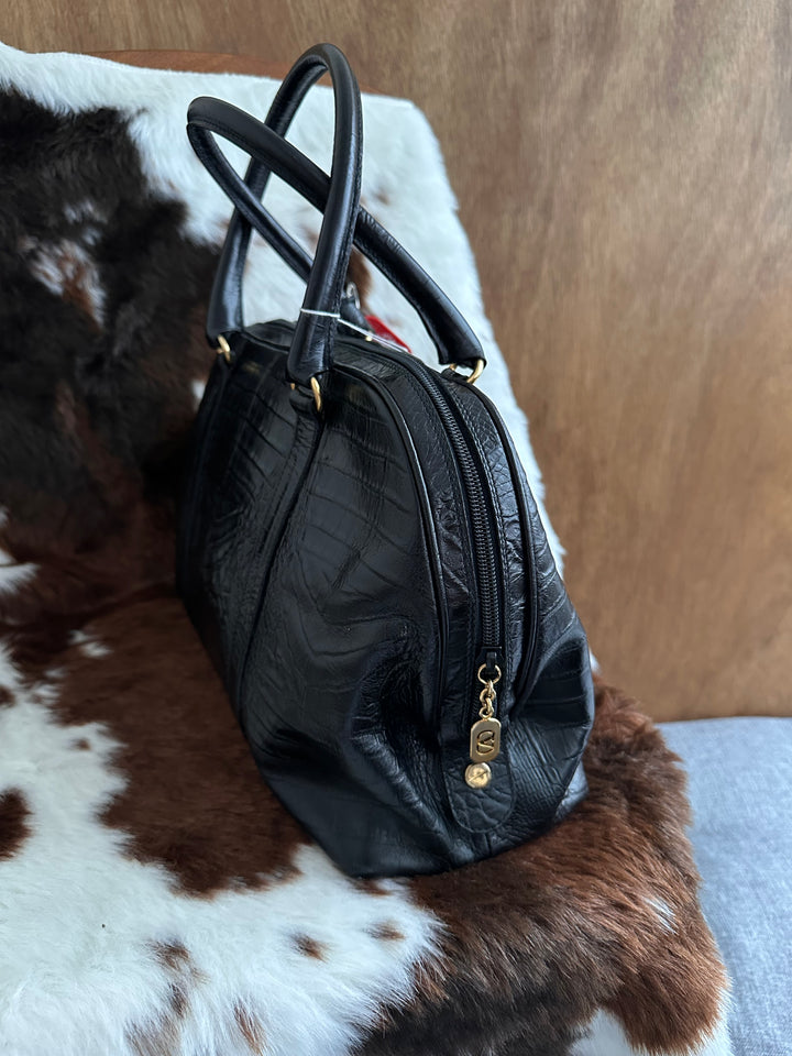 Valentino Croc-Embossed Boston Bag 🖤✨｜Elegant Black & Gold・Structured Silhouette・Timeless Classic