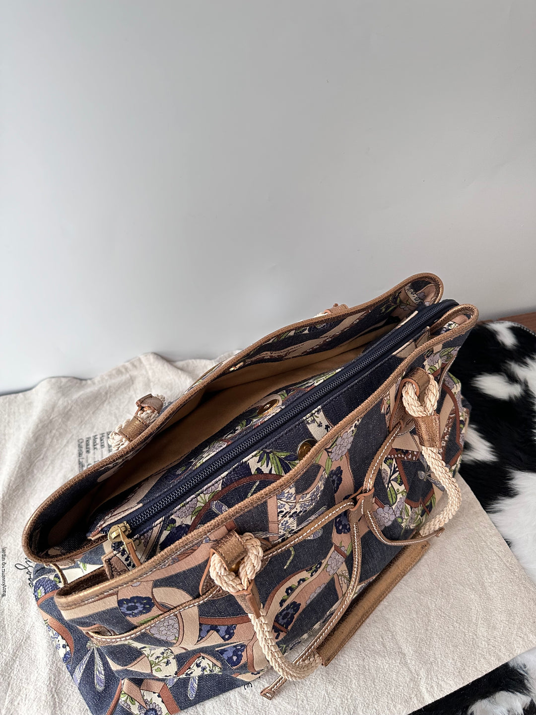 Ferragamo Denim Floral Tote Bag 💙✨｜Denim Patchwork・Floral Print・Large Capacity
