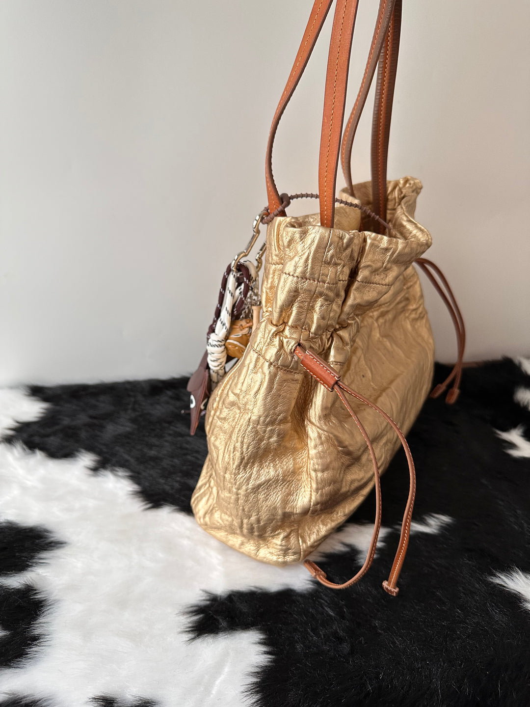 Prada 19 Tote Bag 💛✨｜Metallic Gold・Crinkled Leather・Statement Design