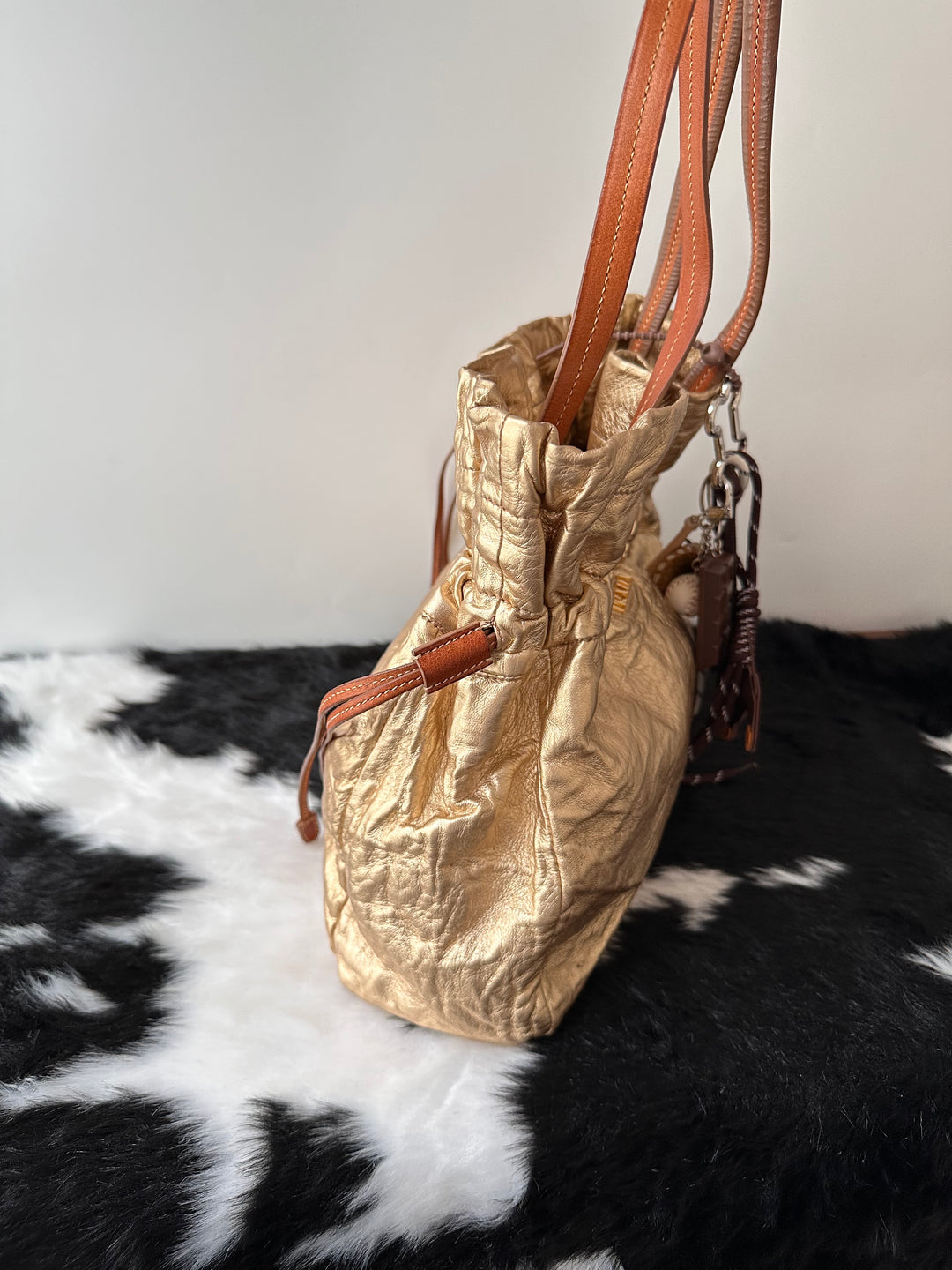Prada 19 Tote Bag 💛✨｜Metallic Gold・Crinkled Leather・Statement Design