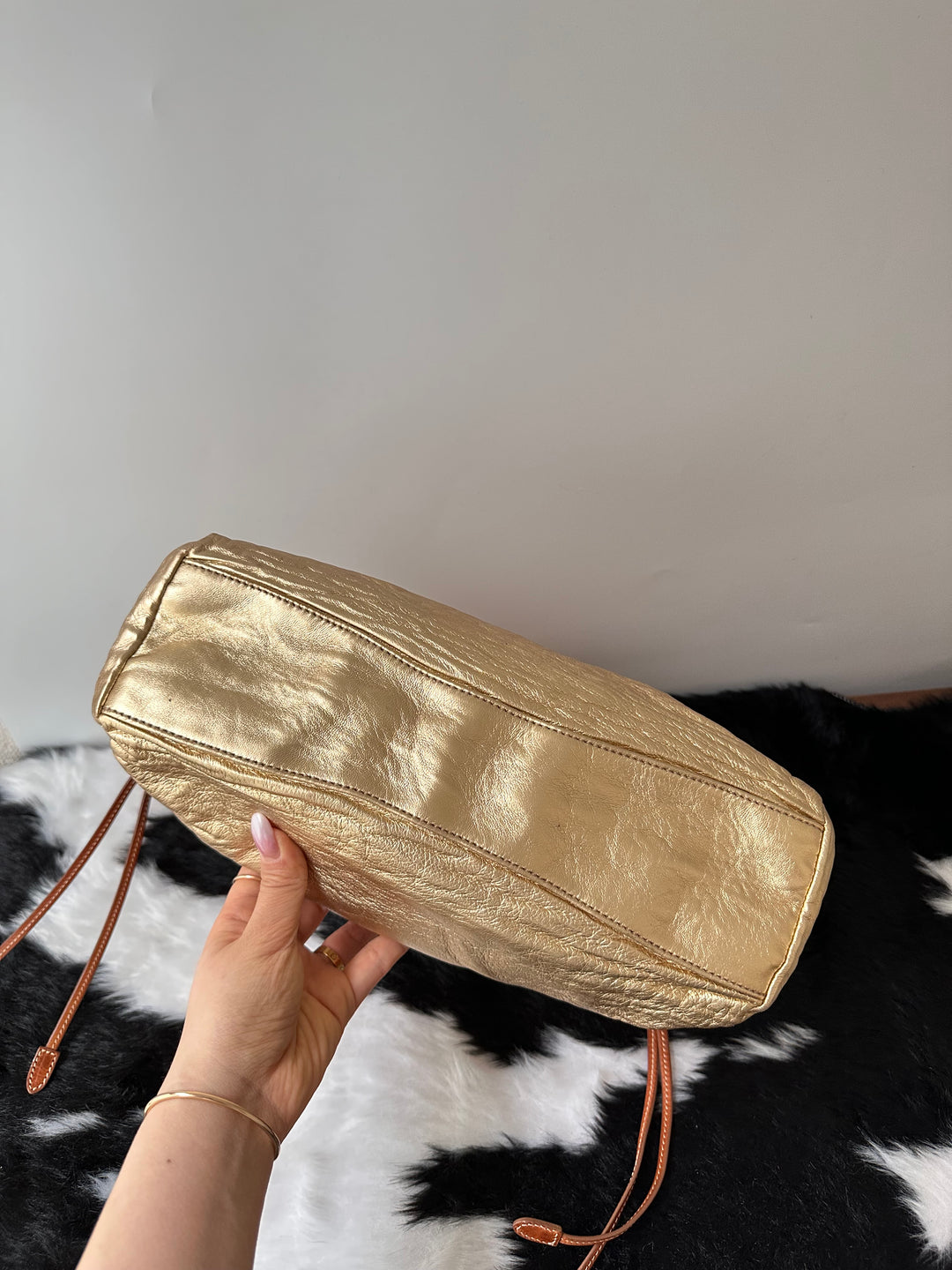 Prada 19 Tote Bag 💛✨｜Metallic Gold・Crinkled Leather・Statement Design