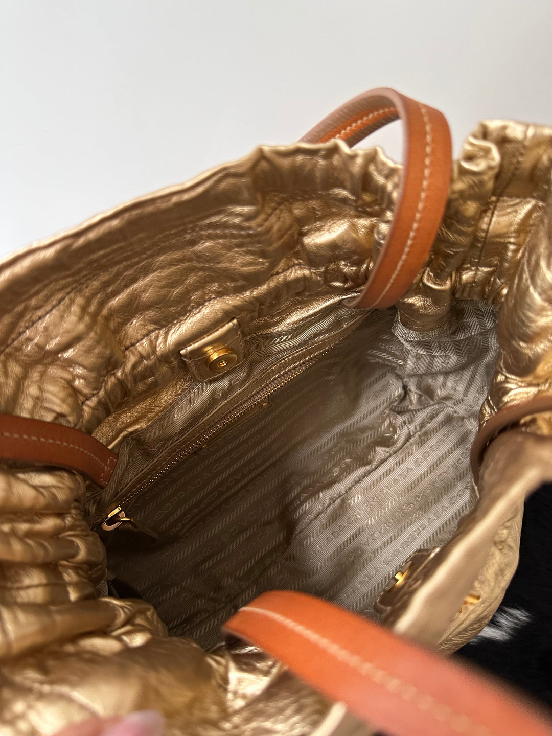 Prada 19 Tote Bag 💛✨｜Metallic Gold・Crinkled Leather・Statement Design