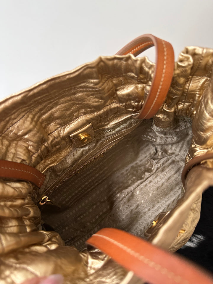 Prada 19 Tote Bag 💛✨｜Metallic Gold・Crinkled Leather・Statement Design