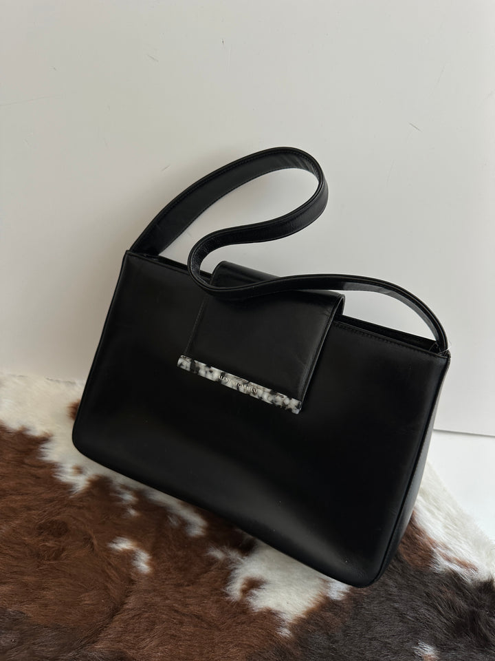 Valentino Garavani Black Leather Shoulder Bag 🖤｜Marble-Tone Clasp × Smooth Leather × Vintage Minimalism