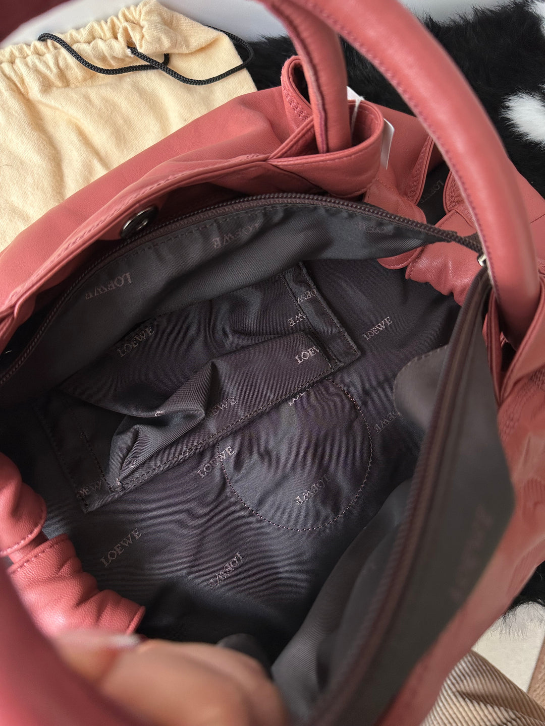Loewe Nappa “Cloud” Bag 🤎✨｜Soft Lambskin・Rare Color・Full Set
