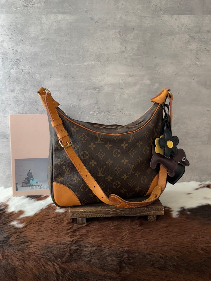 Louis Vuitton Monogram Boulogne Crossbody 🥐🤎｜Iconic Monogram × Crescent Silhouette × Everyday Versatility