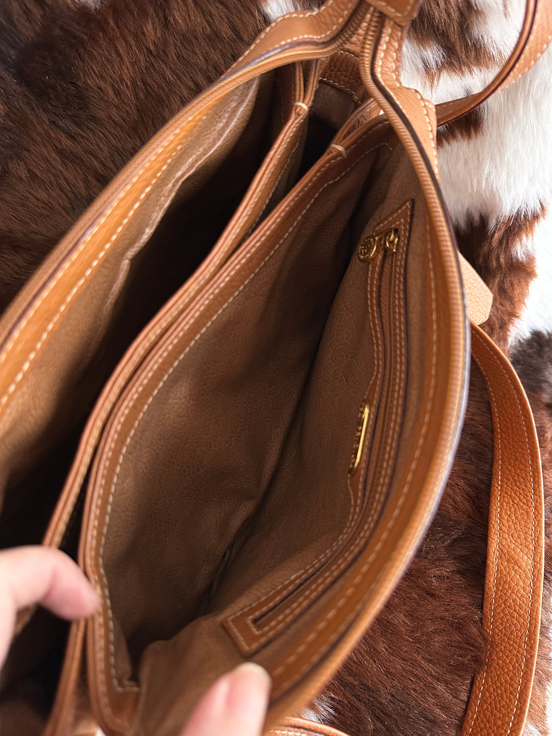 Fendi Caramel Leather Crossbody Bag 🤎🧡｜Vintage Simplicity × Triple-Compartment Design × Full Set Value