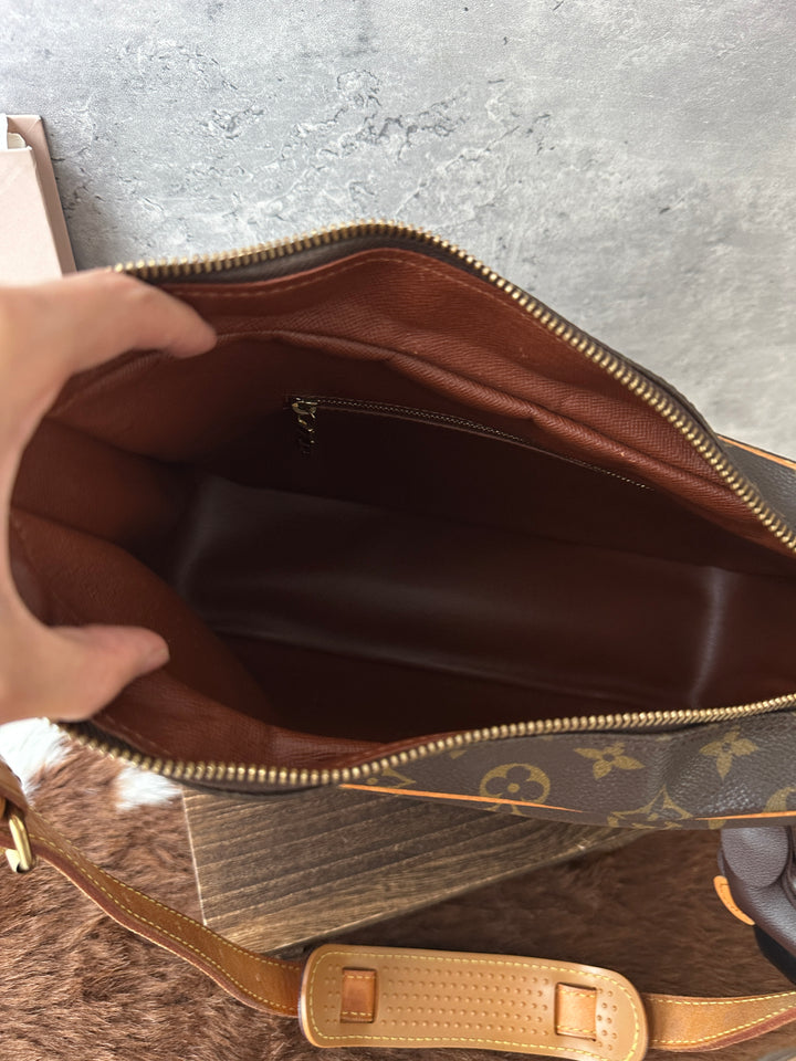 Louis Vuitton Monogram Boulogne Crossbody 🥐🤎｜Iconic Monogram × Crescent Silhouette × Everyday Versatility