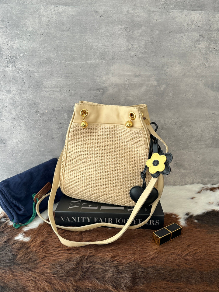 Bottega Veneta Raffia Bucket Bag 🌾🤍｜Woven Raffia × Cream Leather × Gold-Tone Ball Charms