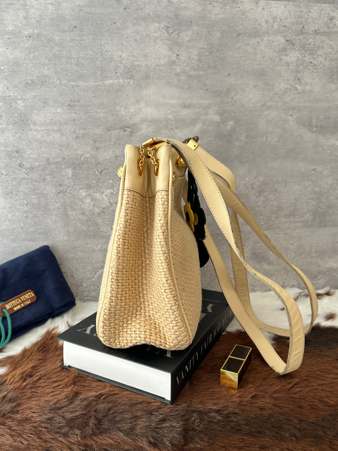 Bottega Veneta Raffia Bucket Bag 🌾🤍｜Woven Raffia × Cream Leather × Gold-Tone Ball Charms