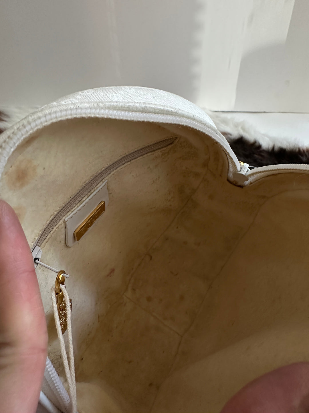 GUCCI Monogram Snow White Circle Bag 🤍｜Lightweight Elegance × Vintage Charm × Everyday Practicality✨