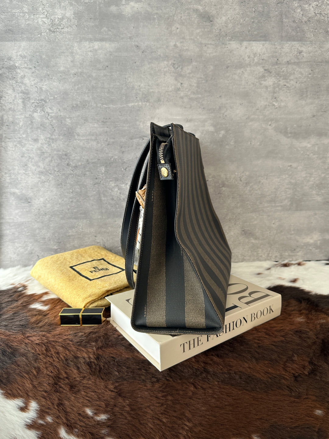 Fendi Pequin Tote Bag 🖤🤎｜Iconic Pequin Stripes × Structured Silhouette × Laptop-Friendly Capacity