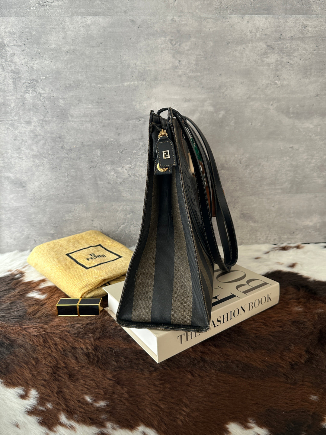 Fendi Pequin Tote Bag 🖤🤎｜Iconic Pequin Stripes × Structured Silhouette × Laptop-Friendly Capacity