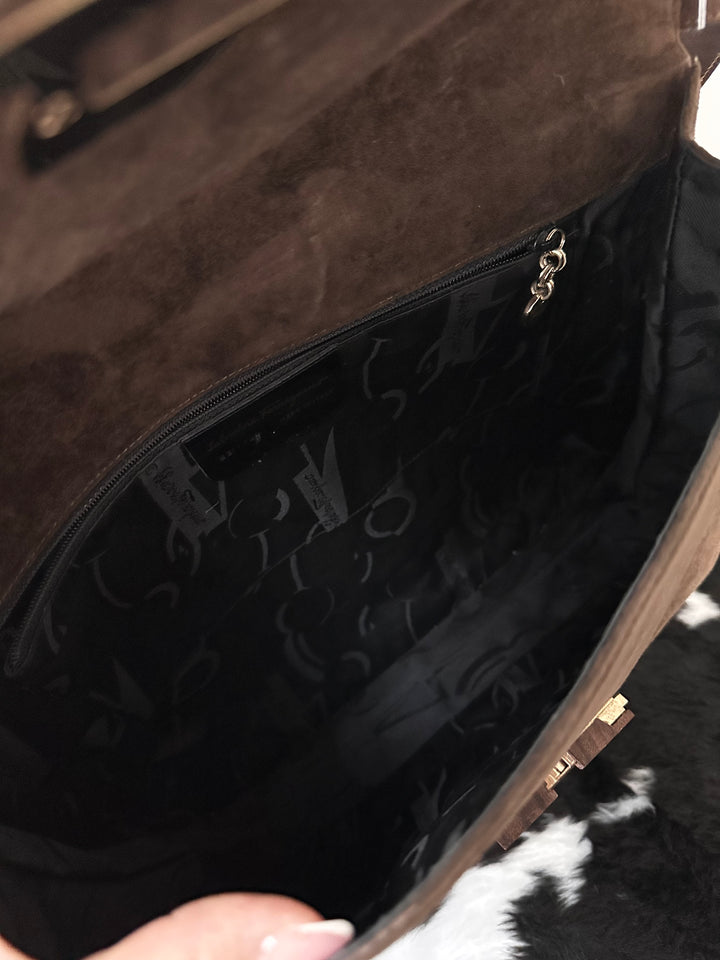 Ferragamo Wooden Gancini Hobo 🤎🪵｜Olive Brown Suede・Rare Walnut Buckle・Vintage Dream