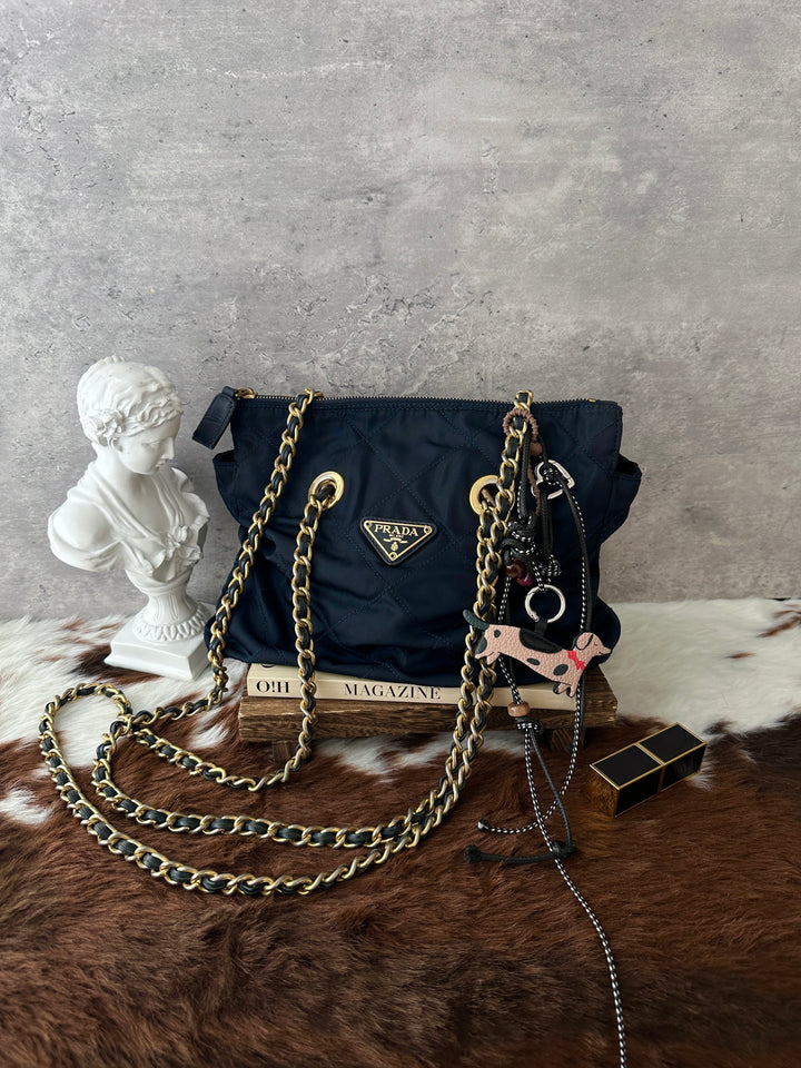 Prada Quilted Nylon Chain Shoulder Bag 💙🖤｜Dark Navy Nylon × Leather-Woven Chain × Convertible Styling