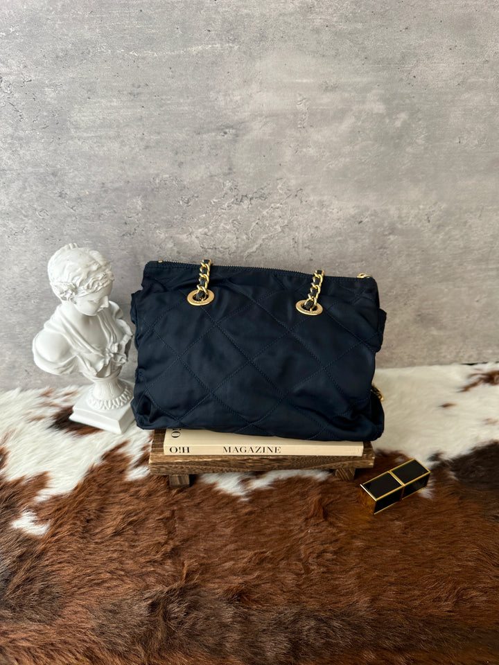 Prada Quilted Nylon Chain Shoulder Bag 💙🖤｜Dark Navy Nylon × Leather-Woven Chain × Convertible Styling
