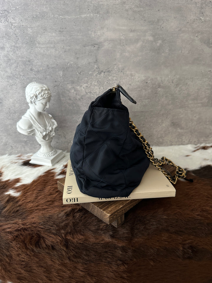 Prada Quilted Nylon Chain Shoulder Bag 💙🖤｜Dark Navy Nylon × Leather-Woven Chain × Convertible Styling