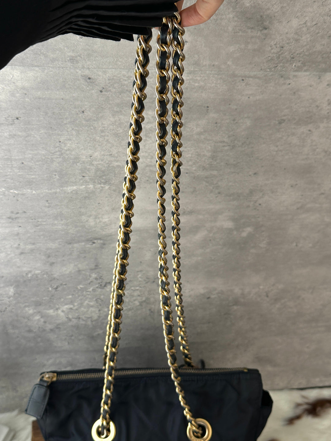 Prada Quilted Nylon Chain Shoulder Bag 💙🖤｜Dark Navy Nylon × Leather-Woven Chain × Convertible Styling