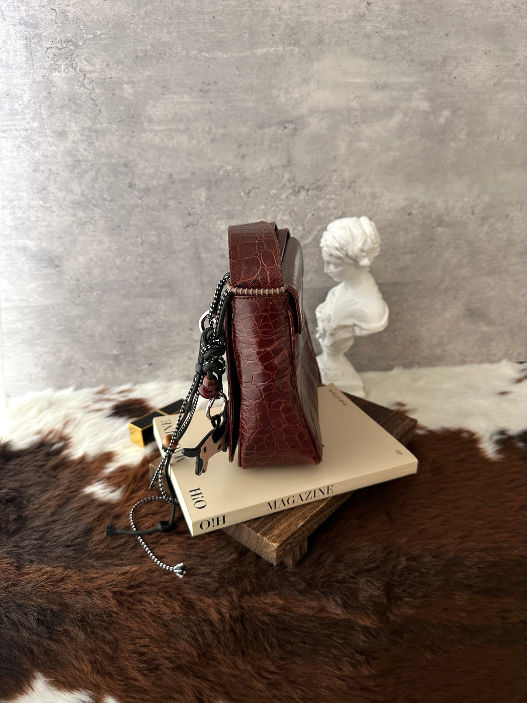Ferragamo Croc-Embossed Box Crossbody Bag 😍🤎｜Croc-Embossed Leather × Gancini Hardware × Adjustable Strap