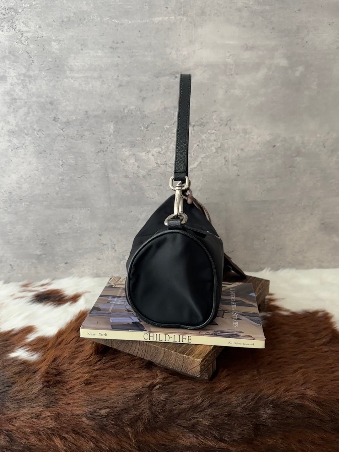 Prada Nylon Mini Shoulder Bag 🖤✨｜Iconic Nylon × Compact Silhouette × Convertible Styling