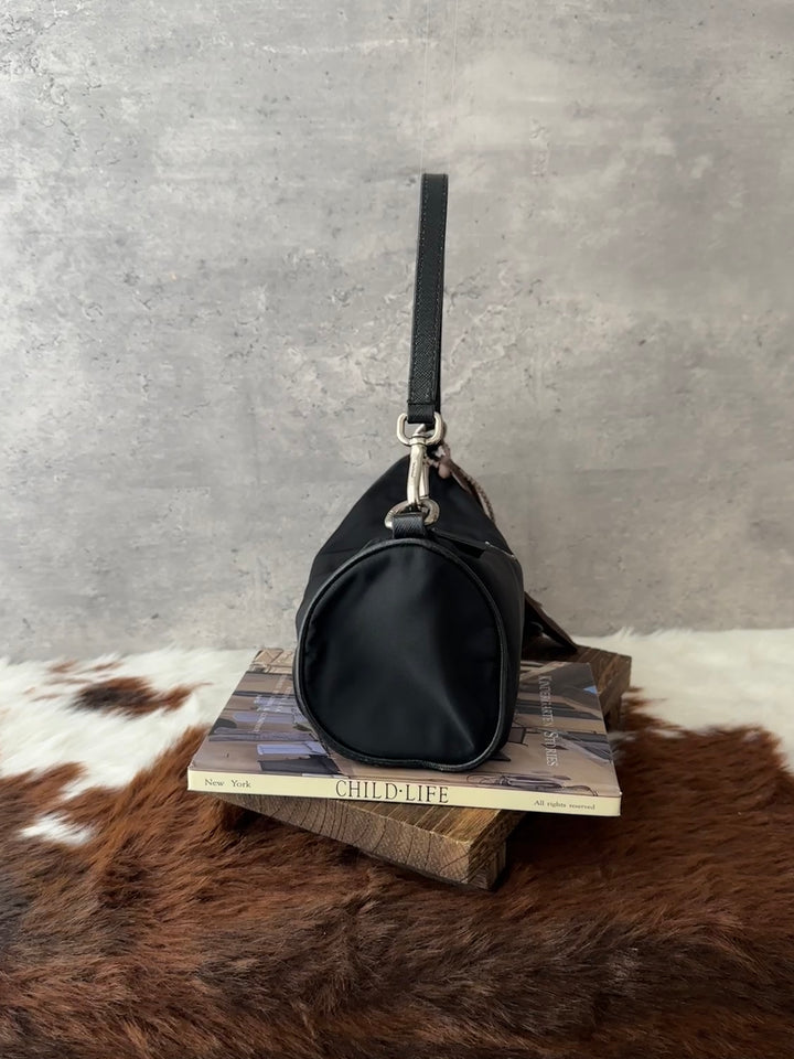 Prada Nylon Mini Shoulder Bag 🖤✨｜Iconic Nylon × Compact Silhouette × Convertible Styling