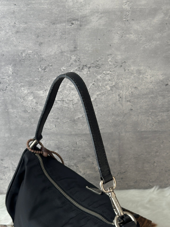 Prada Nylon Mini Shoulder Bag 🖤✨｜Iconic Nylon × Compact Silhouette × Convertible Styling
