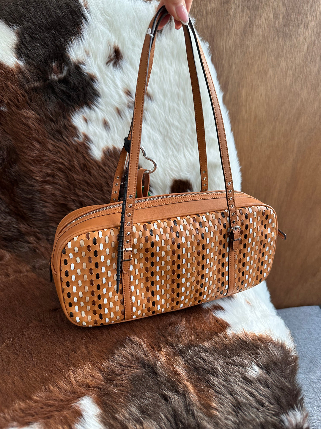 Salvatore Ferragamo Woven Leather Baguette Bag 🤎🥖｜Caramel Woven Design・Mini Baguette Shape・Rare Vintage