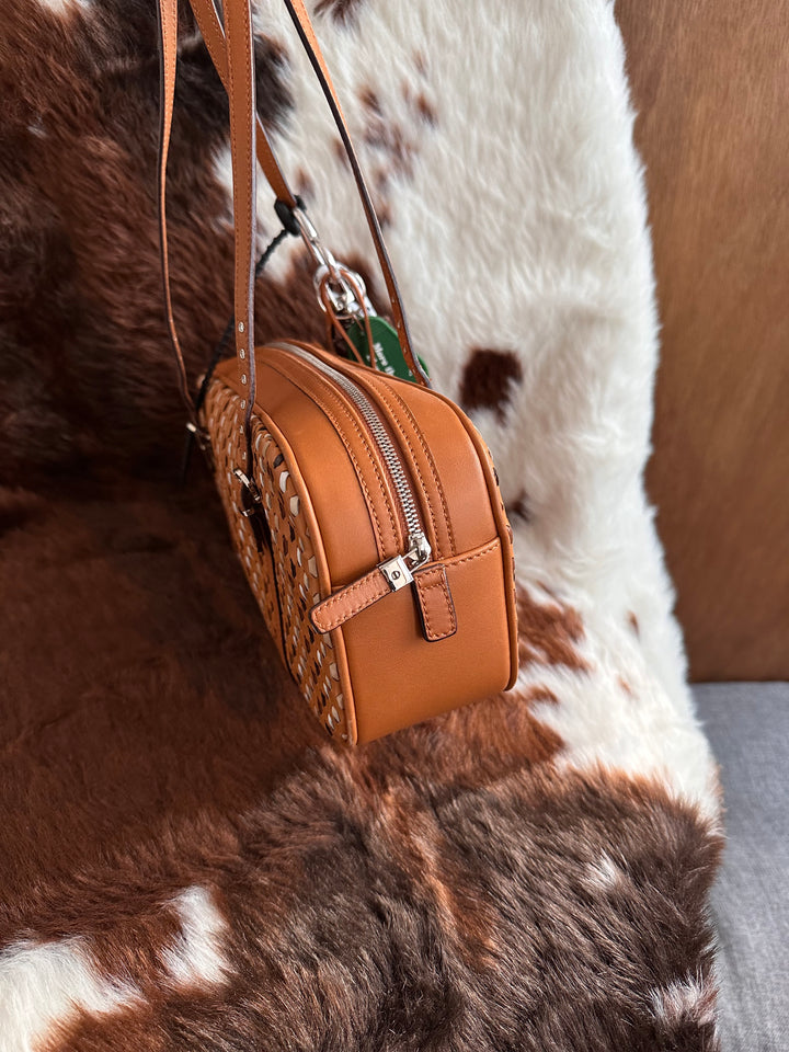 Salvatore Ferragamo Woven Leather Baguette Bag 🤎🥖｜Caramel Woven Design・Mini Baguette Shape・Rare Vintage