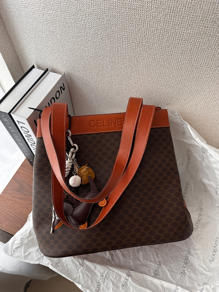 CELINE Macadam Monogram Tote Bag（Brown × Tan Leather Trim）｜Spacious Everyday Elegance ✨👜