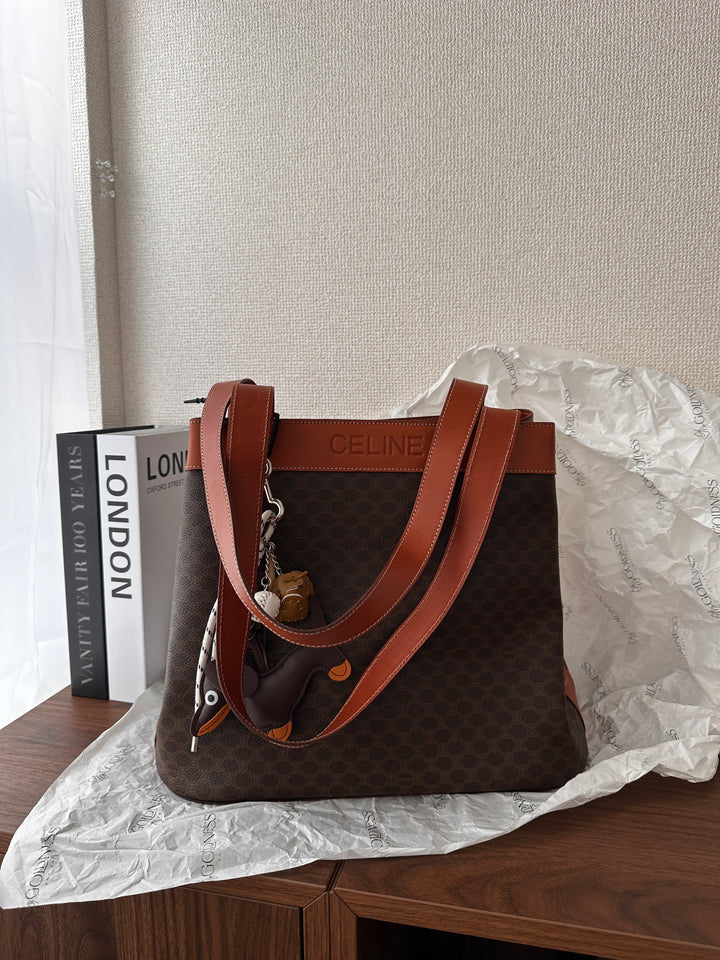 CELINE Macadam Monogram Tote Bag（Brown × Tan Leather Trim）｜Spacious Everyday Elegance ✨👜