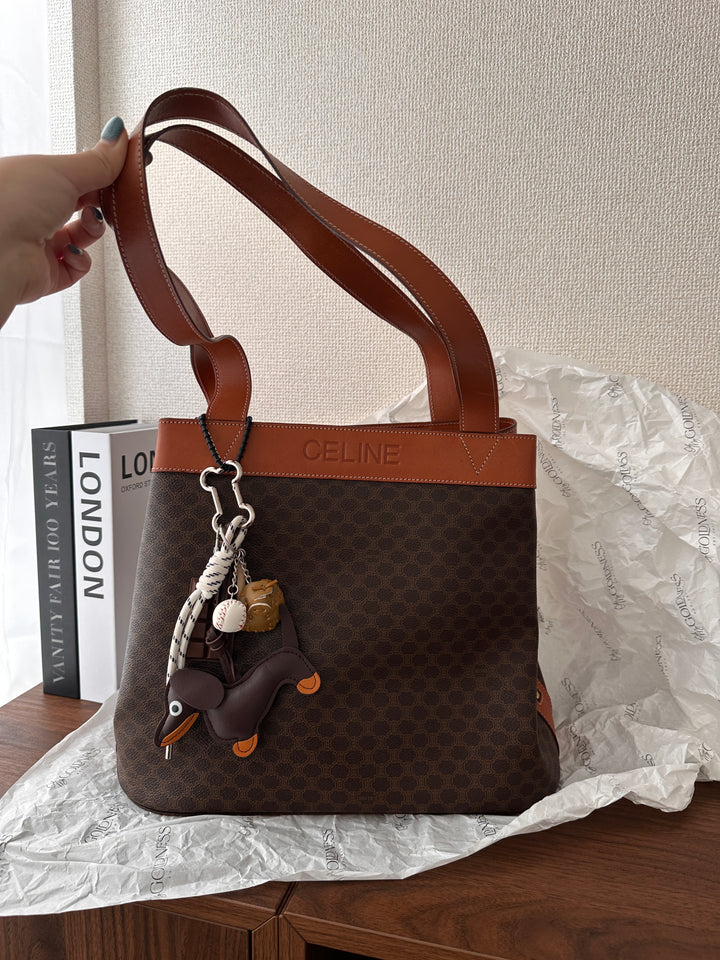 CELINE Macadam Monogram Tote Bag（Brown × Tan Leather Trim）｜Spacious Everyday Elegance ✨👜