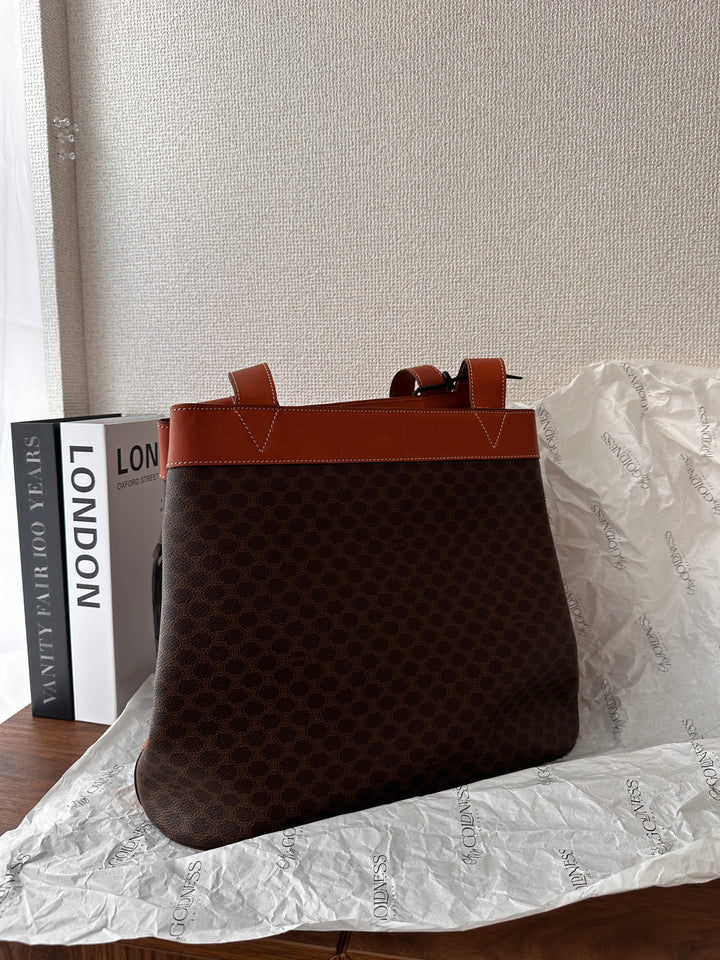 CELINE Macadam Monogram Tote Bag（Brown × Tan Leather Trim）｜Spacious Everyday Elegance ✨👜