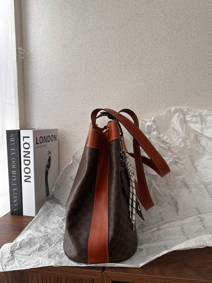 CELINE Macadam Monogram Tote Bag（Brown × Tan Leather Trim）｜Spacious Everyday Elegance ✨👜