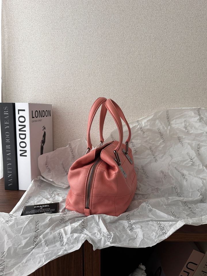 CHANEL Bowling Bag（Pink Caviar Leather × Silver Hardware）｜Playful Elegance 🎀✨
