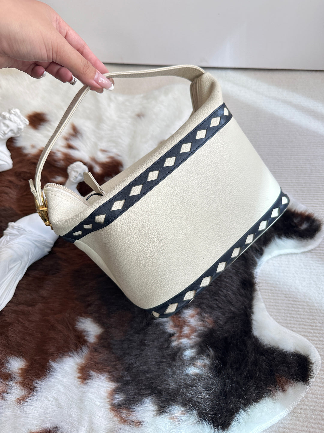 Yves Saint Laurent Ivory Leather “Lunch Box” Hobo 🤍 | Minimal Form, Maximum Charm