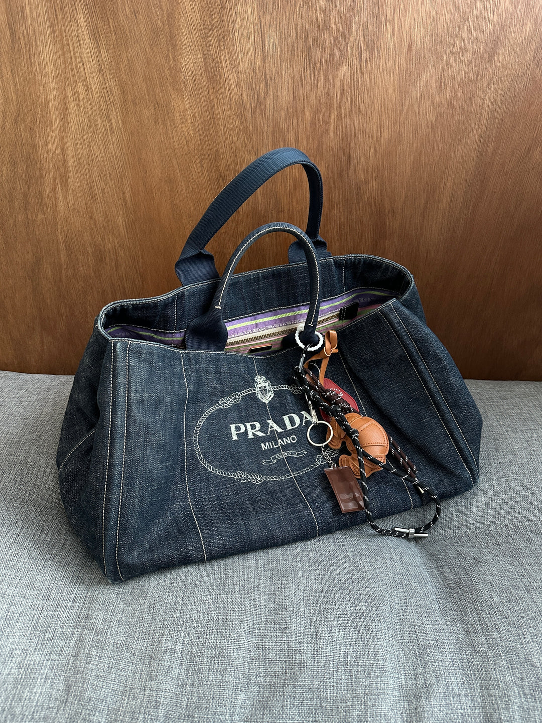 Prada Canapa Denim Tote 💙✨｜Denim Canvas × Embroidered Logo × Striped Interior