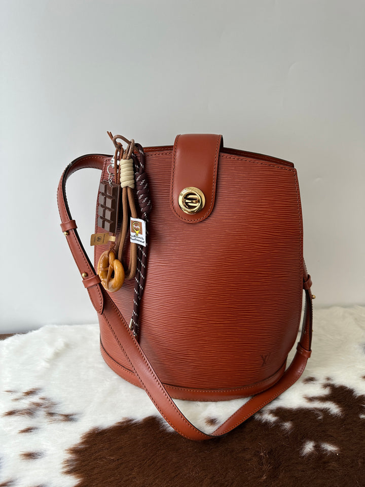 Louis Vuitton Caramel Epi Leather Turn Lock Bucket Bag 🤎