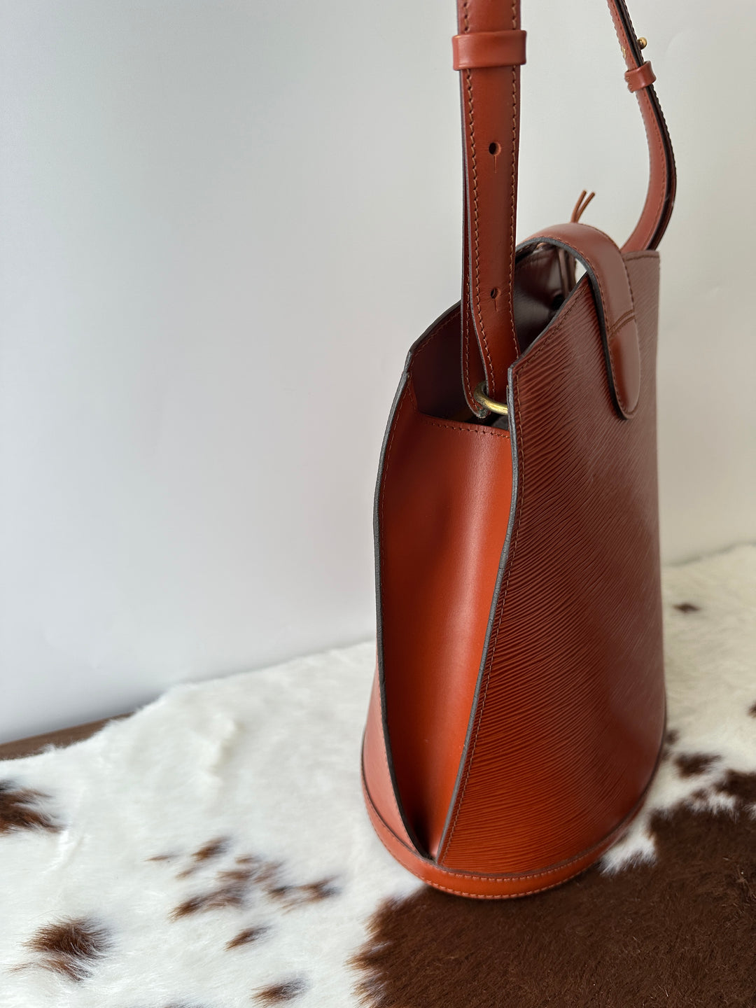 Louis Vuitton Caramel Epi Leather Turn Lock Bucket Bag 🤎