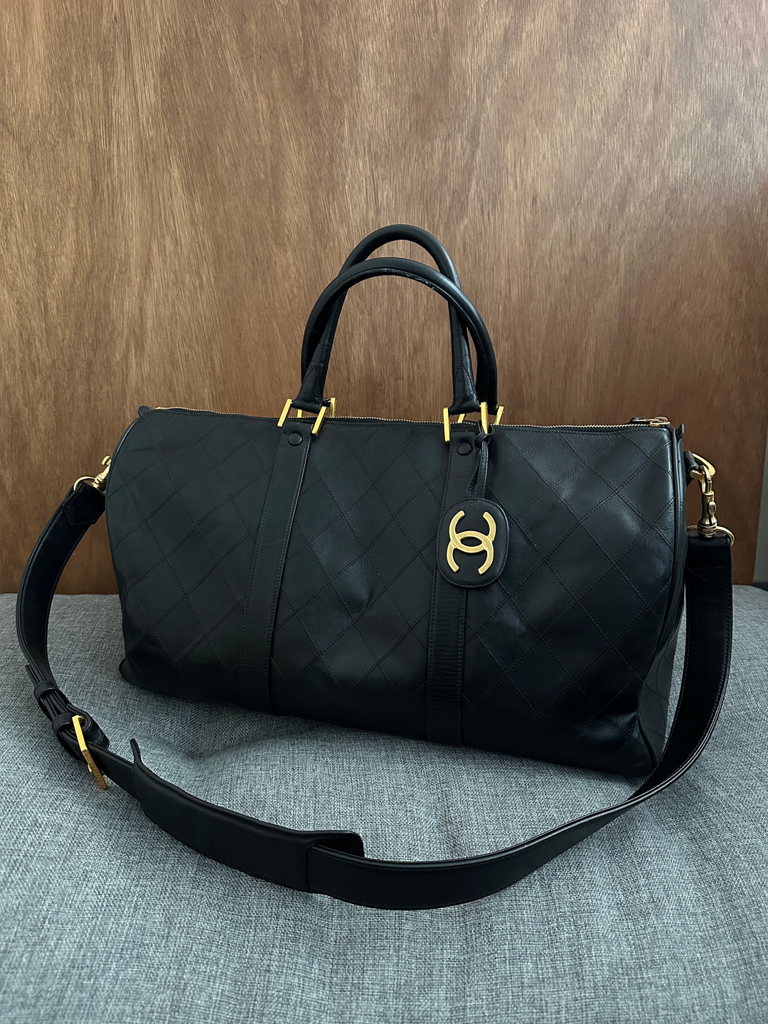 Chanel Boston 45 🖤✨｜Quilted Leather × Gold-Tone CC Tag × Original Strap