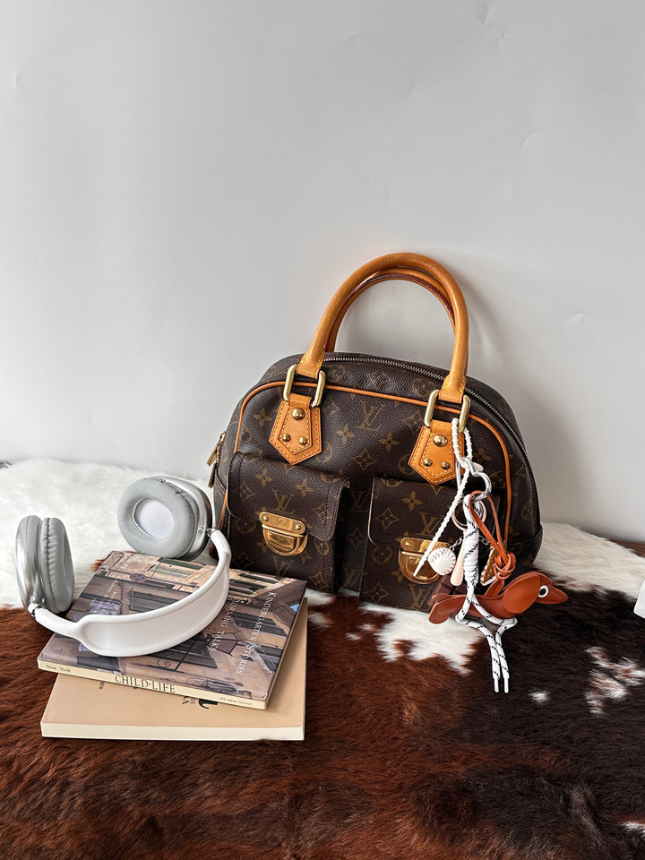 Louis Vuitton Monogram Manhattan PM Bag 🤎｜Classic Monogram × Pocket Detail × Great Value