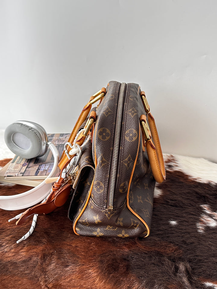 Louis Vuitton Monogram Manhattan PM Bag 🤎｜Classic Monogram × Pocket Detail × Great Value