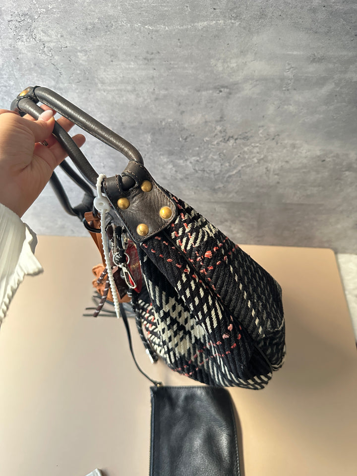 Ferragamo Plaid Wool Crescent Hobo Bag 🤍🖤｜Plaid Wool × Crescent Silhouette × Matching Pouch