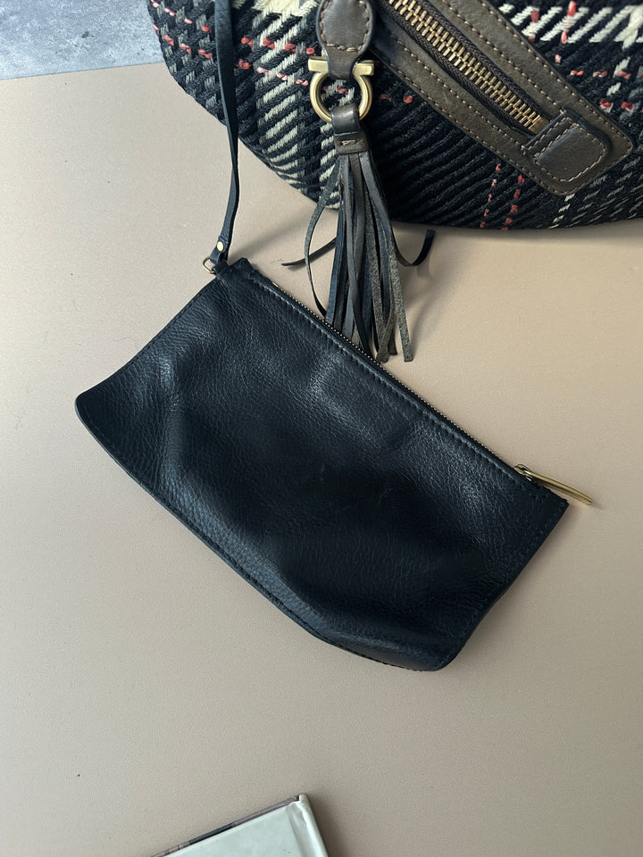 Ferragamo Plaid Wool Crescent Hobo Bag 🤍🖤｜Plaid Wool × Crescent Silhouette × Matching Pouch